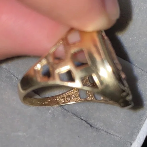Real 15k Gold Diamond Ring Virgen De Guadalupe Piece Size 10.50 Preowned